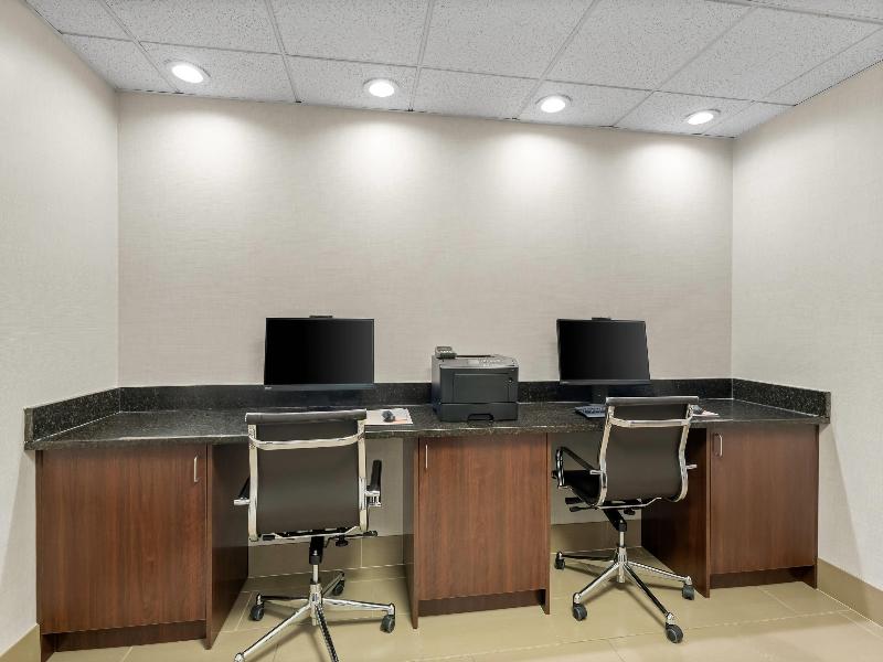 Comfort Suites Bethlehem Near Lehigh University image