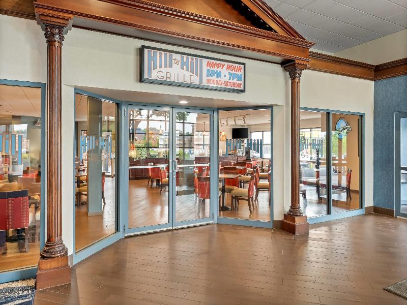Comfort Suites Bethlehem Near Lehigh University image