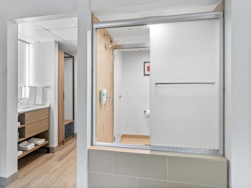 Comfort Suites Bethlehem Near Lehigh University image
