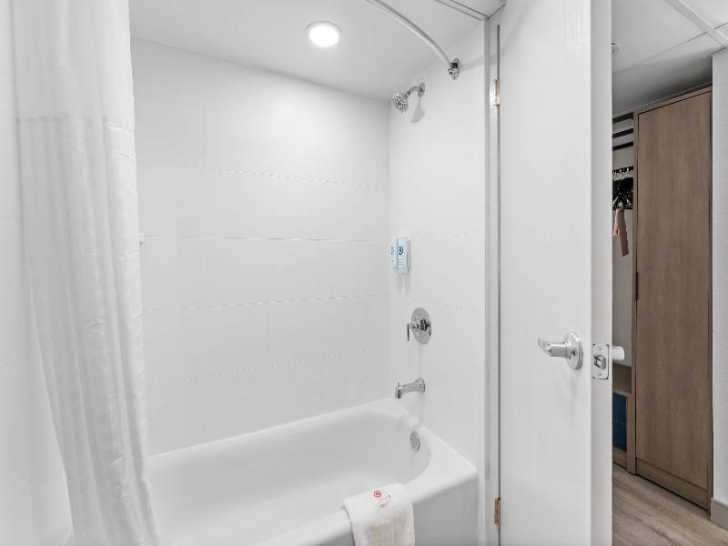 Comfort Suites Bethlehem Near Lehigh University image