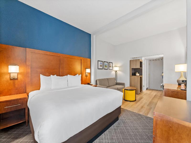 Comfort Suites Bethlehem Near Lehigh University image