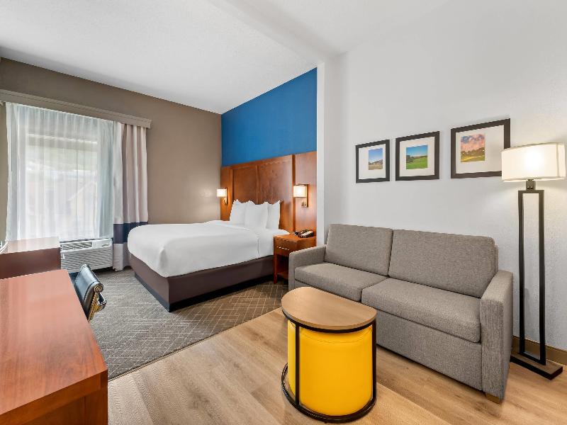 Comfort Suites Bethlehem Near Lehigh University image