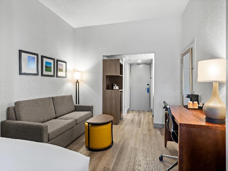 Comfort Suites Bethlehem Near Lehigh University image