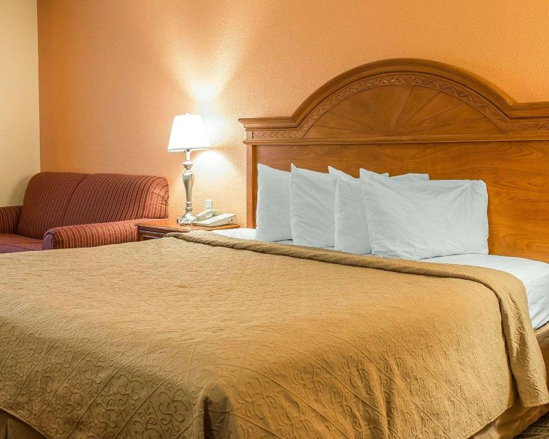Quality Inn Gaylord Area image