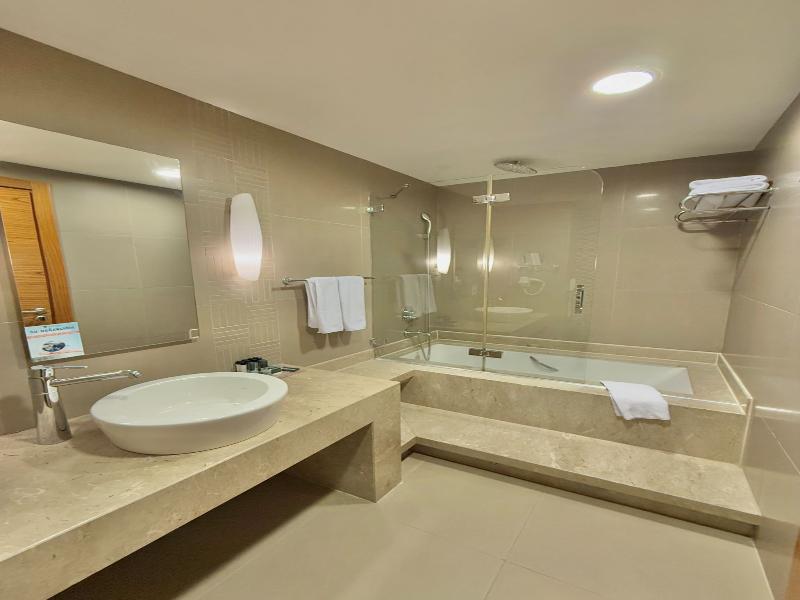 The Green Park Pendik Hotel & Convention Center image