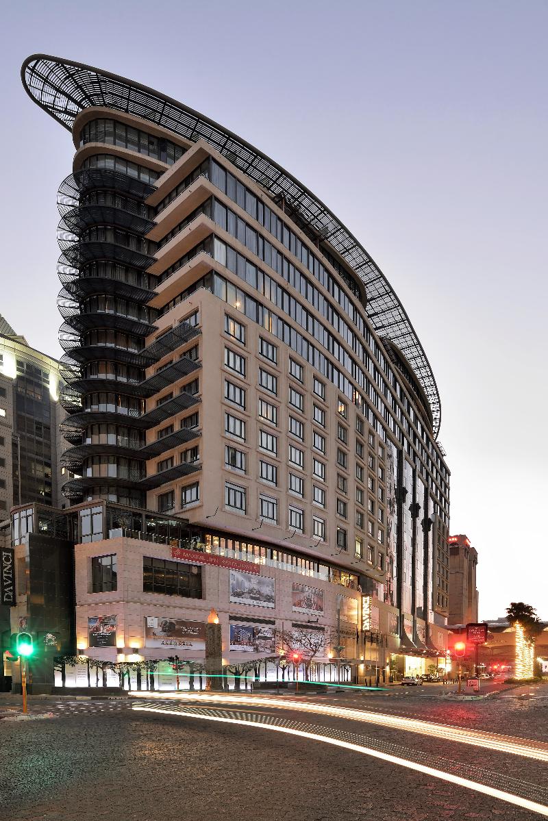 DAVINCI Hotel & Suites on Nelson Mandela Square