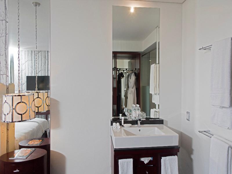 DAVINCI Hotel & Suites on Nelson Mandela Square image