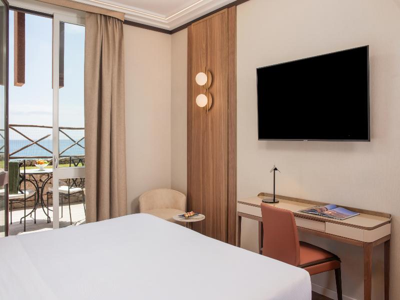 UNA HOTELS Capotaormina image
