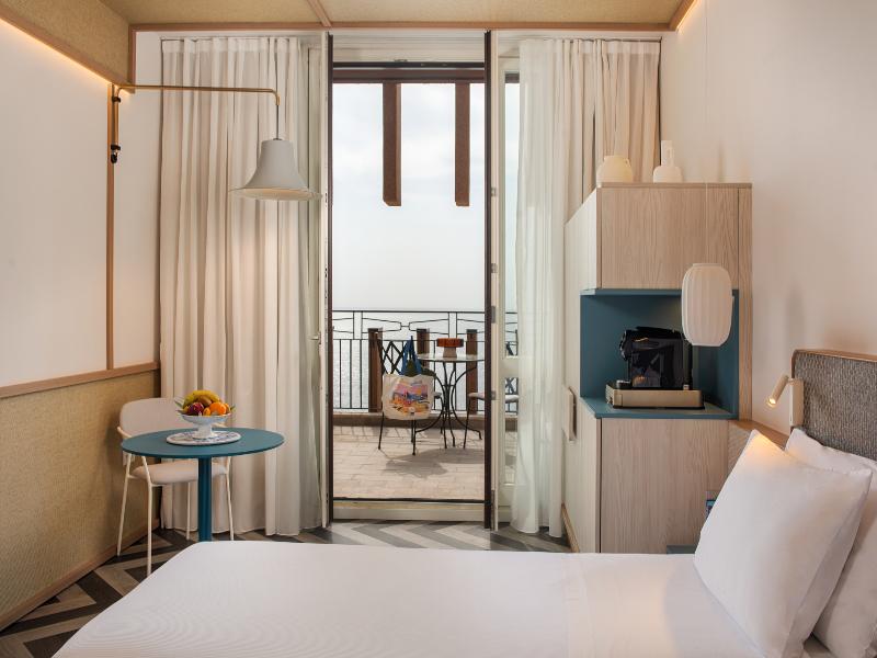 UNA HOTELS Capotaormina image
