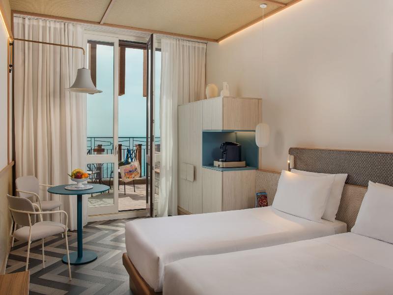 UNA HOTELS Capotaormina image
