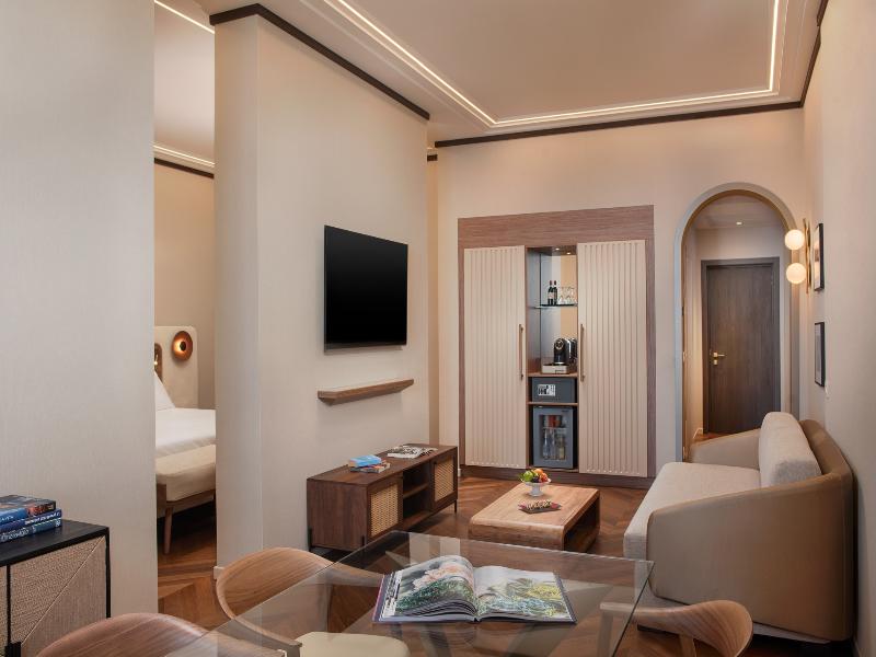 UNA HOTELS Capotaormina image