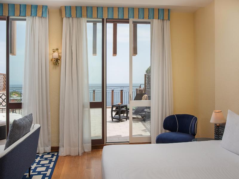 UNA HOTELS Capotaormina image