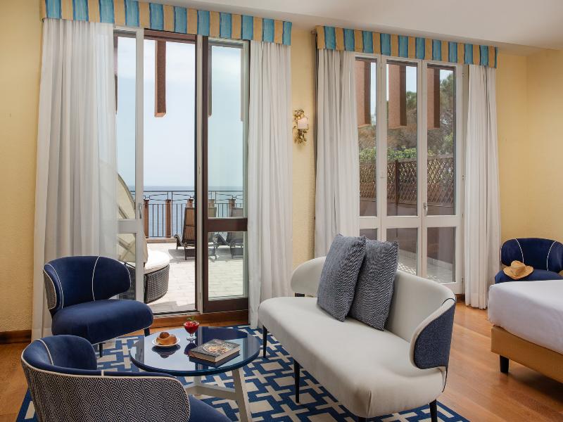 UNA HOTELS Capotaormina image