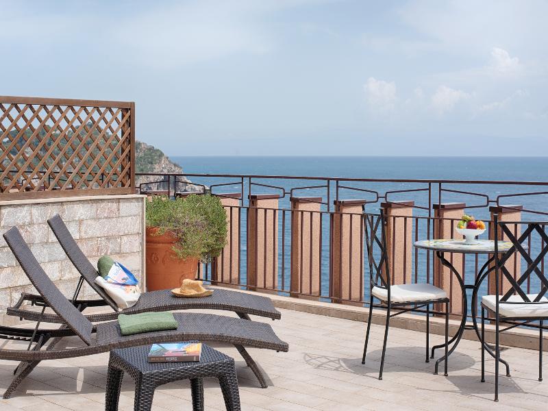 UNA HOTELS Capotaormina image