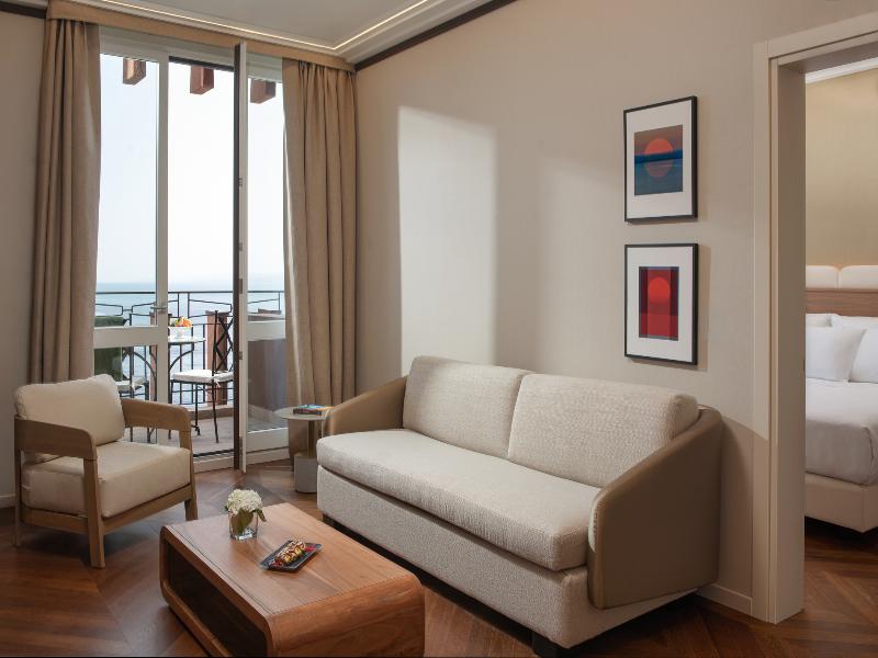 UNA HOTELS Capotaormina image
