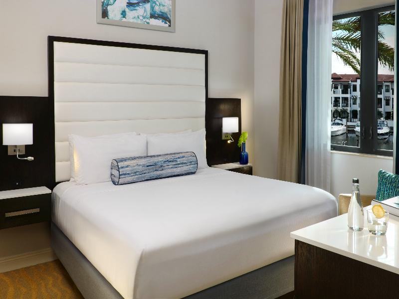 Naples Bay Resort & Marina image