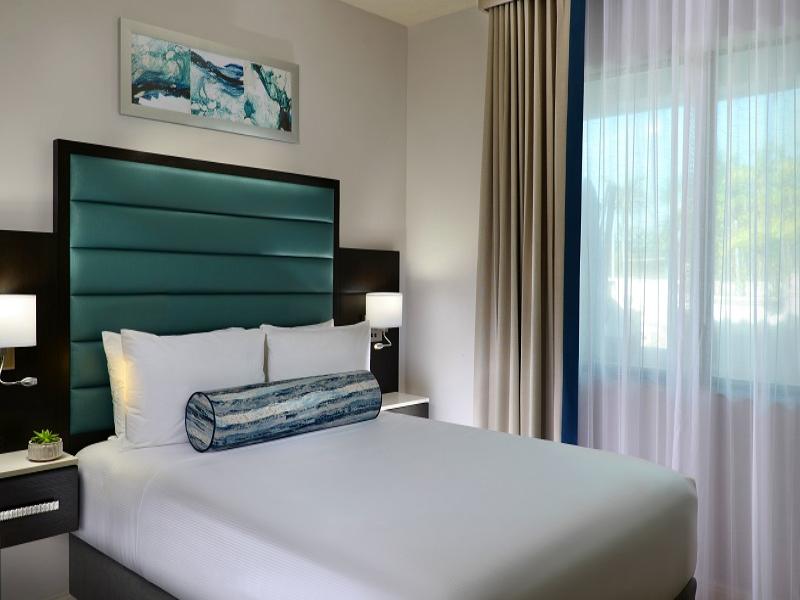 Naples Bay Resort & Marina image