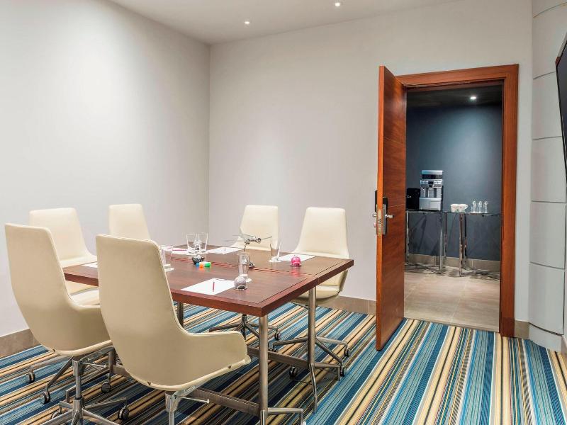 Aloft Abu Dhabi image
