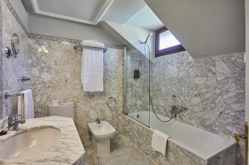 Silken Gran Hotel del Sella image