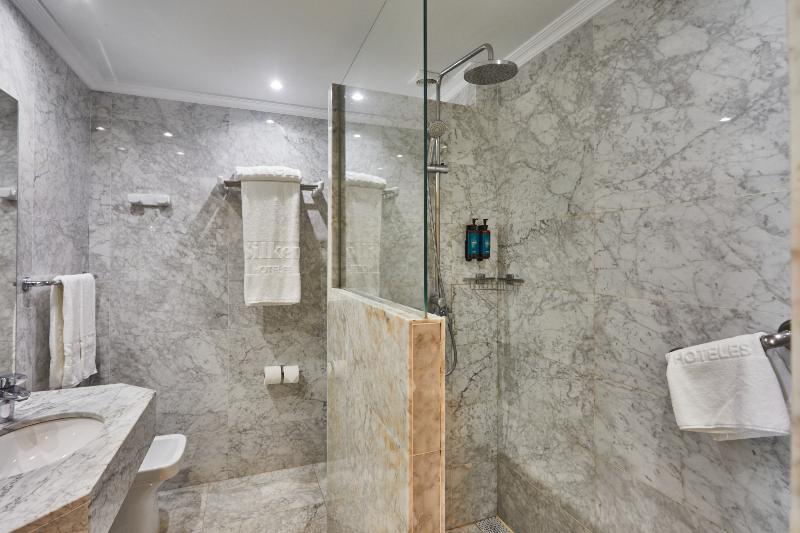 Silken Gran Hotel del Sella image