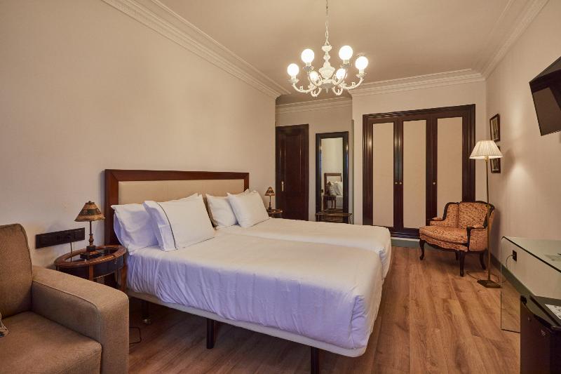 Silken Gran Hotel del Sella image