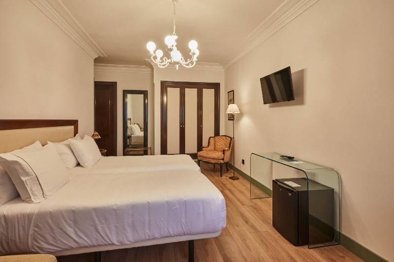 Silken Gran Hotel del Sella image