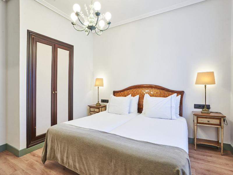 Silken Gran Hotel del Sella image