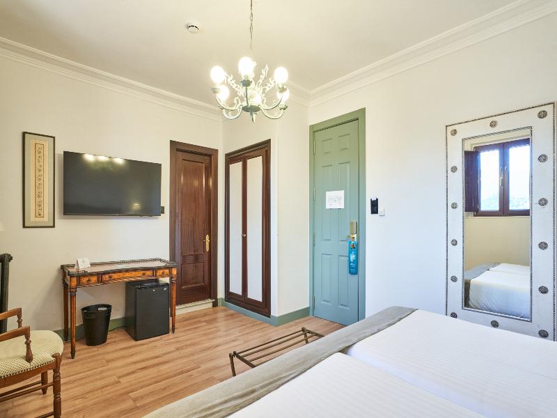Silken Gran Hotel del Sella image