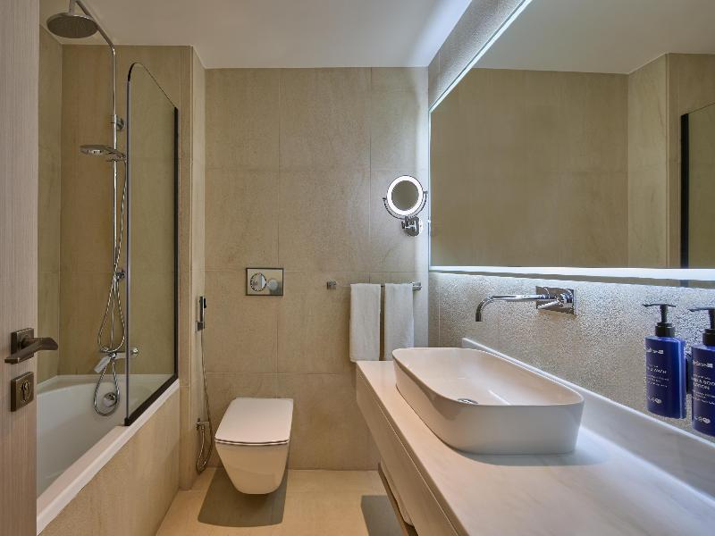 Radisson Blu Residence Dubai Marina image