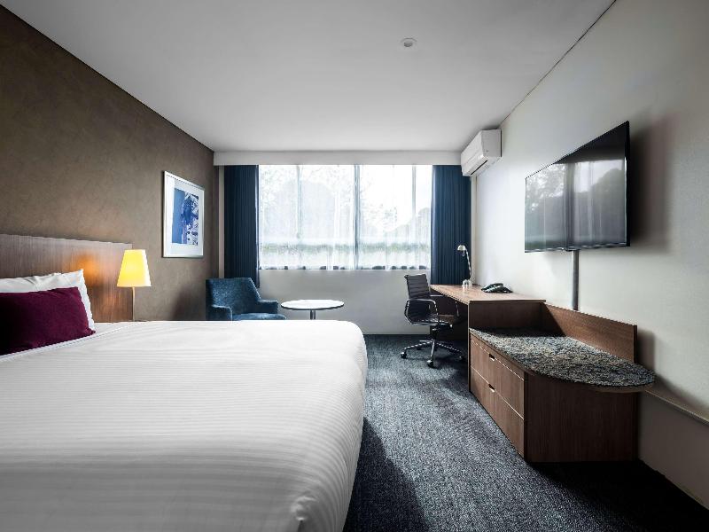 Mercure Sydney St Leonards image
