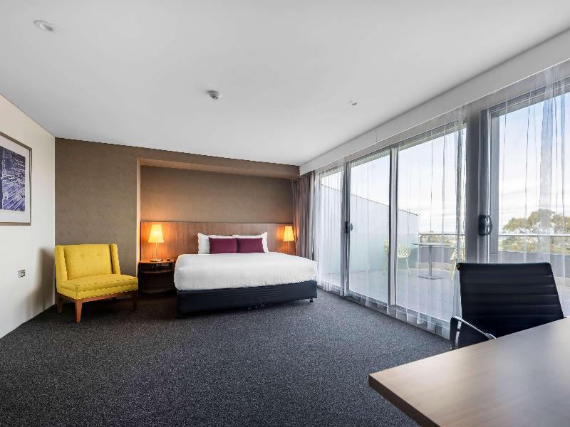 Mercure Sydney St Leonards image