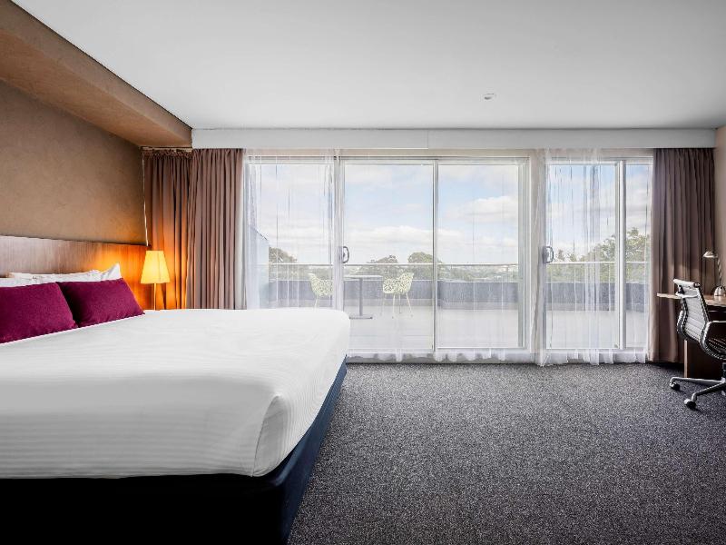 Mercure Sydney St Leonards image