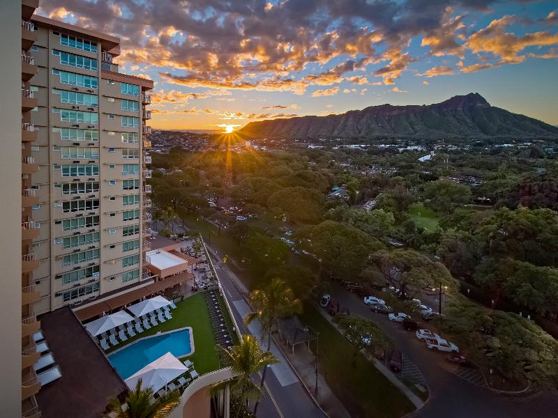Queen Kapiolani Hotel image