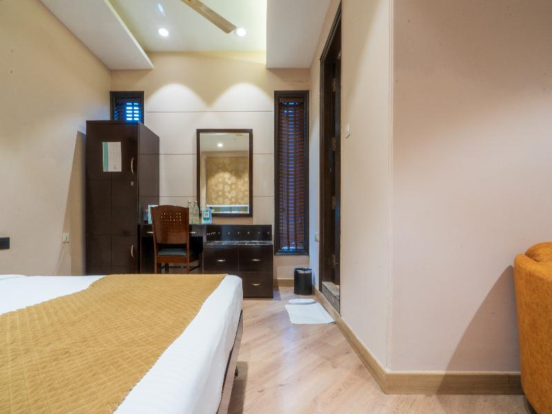 Cosy Grand @ Chanakyapuri by The Cosy Hotels image
