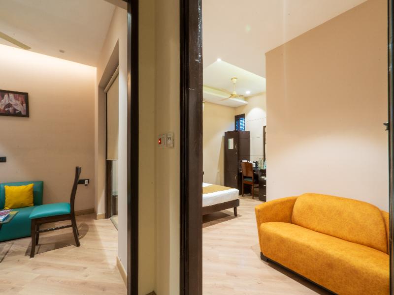 Cosy Grand @ Chanakyapuri by The Cosy Hotels image