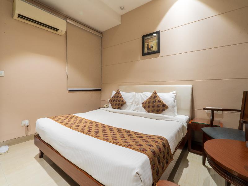 Cosy Grand @ Chanakyapuri by The Cosy Hotels image