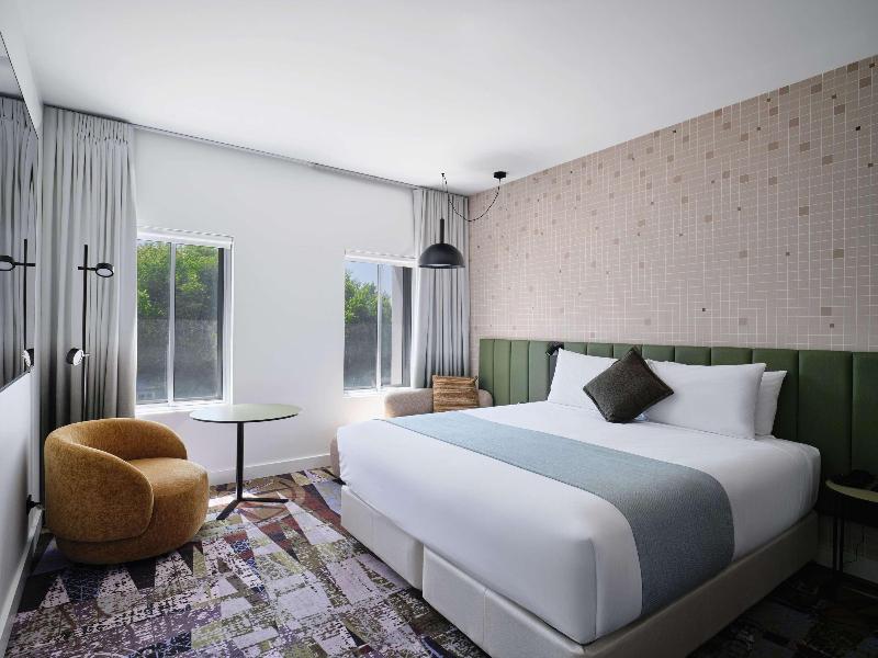 Novotel St Kilda image