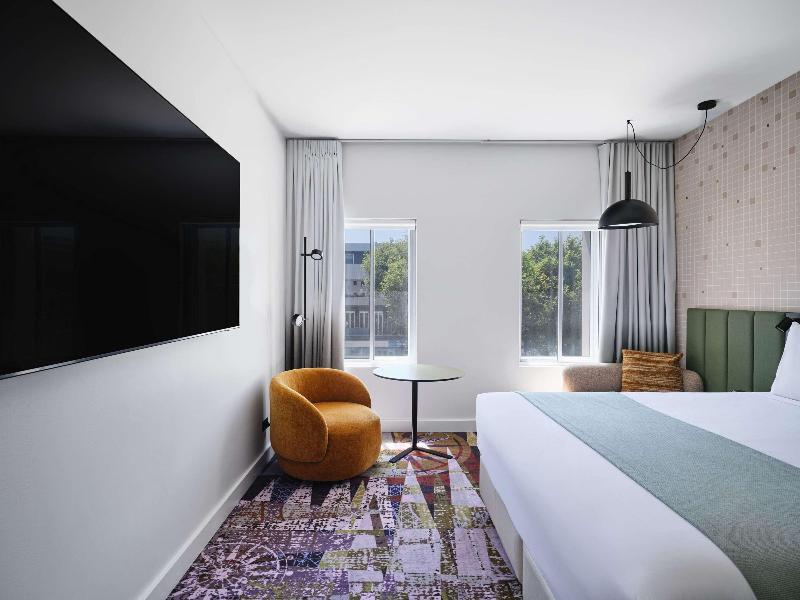 Novotel St Kilda image