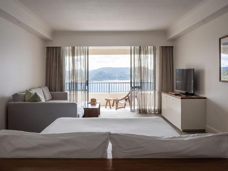Reef View Hotel Hamilton Island image