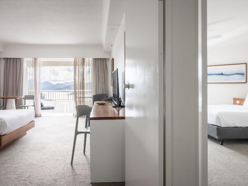 Reef View Hotel Hamilton Island image