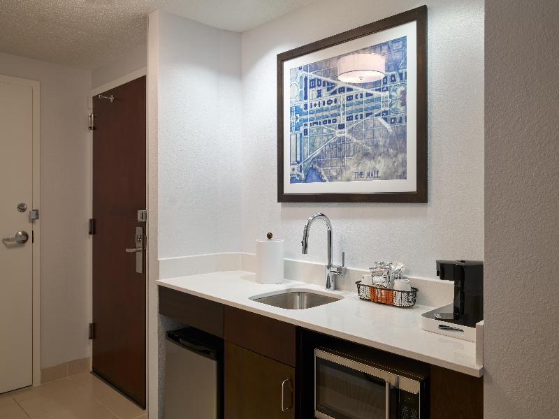 Hampton Inn Washington-Downtown-Convention Center image