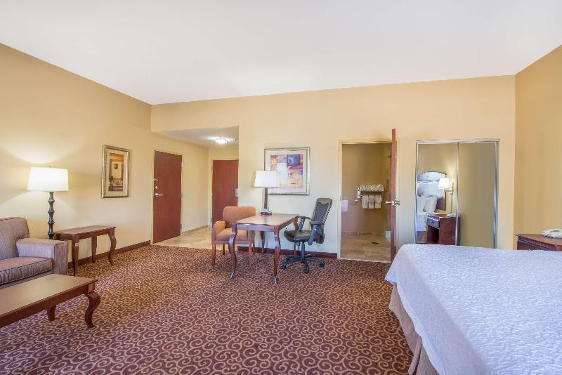 Hampton Inn & Suites Oklahoma City-South image