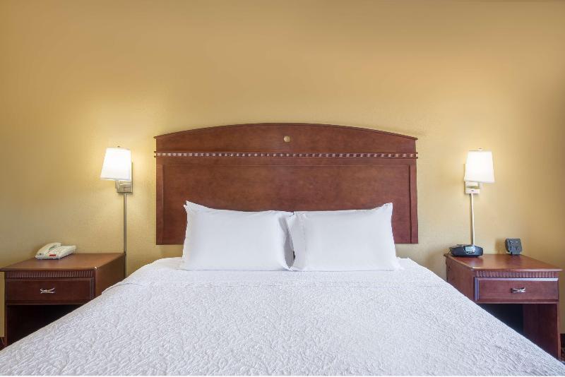Hampton Inn & Suites Oklahoma City-South image