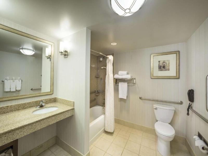 Hilton Garden Inn Hampton Coliseum Central image