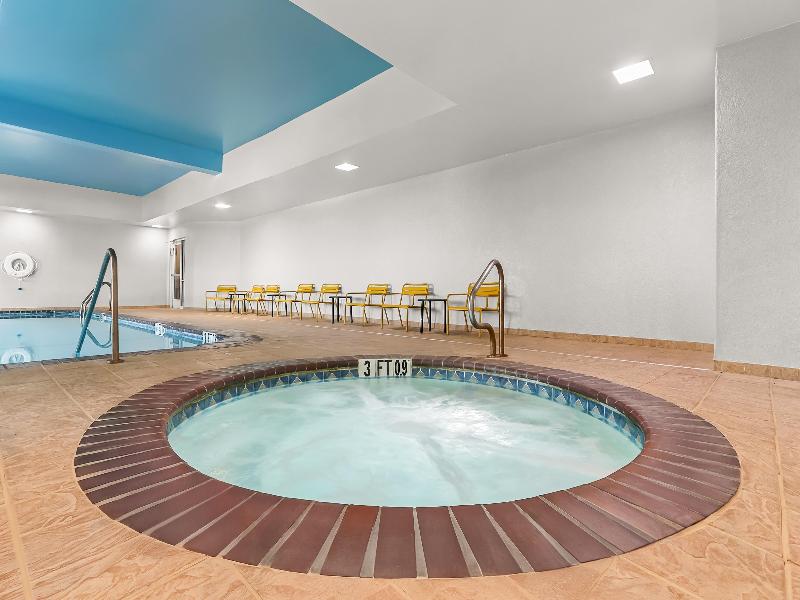 Hampton Inn & Suites El Paso West image