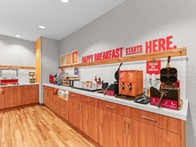 Hampton Inn & Suites El Paso West image