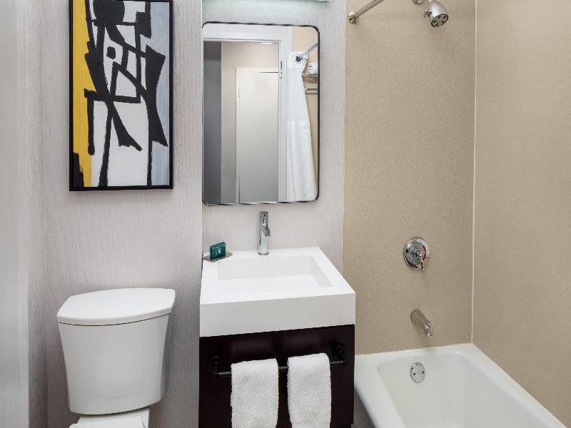 Doubletree By Hilton Pittsburgh Downtown image