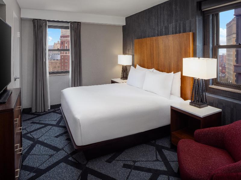 Doubletree By Hilton Pittsburgh Downtown image
