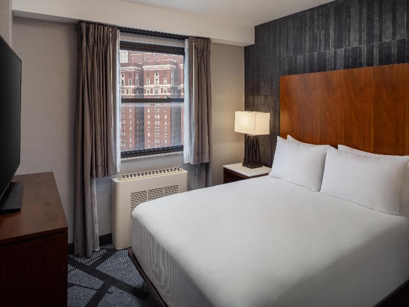 Doubletree By Hilton Pittsburgh Downtown image