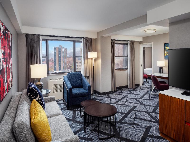 Doubletree By Hilton Pittsburgh Downtown image